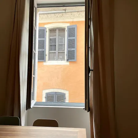 Beautiful - Hypercentre Marketplace